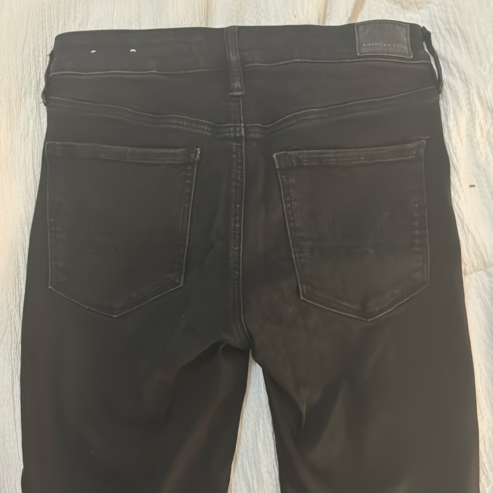 American eagle size 6 jeans, distressed, extra stretch, short.